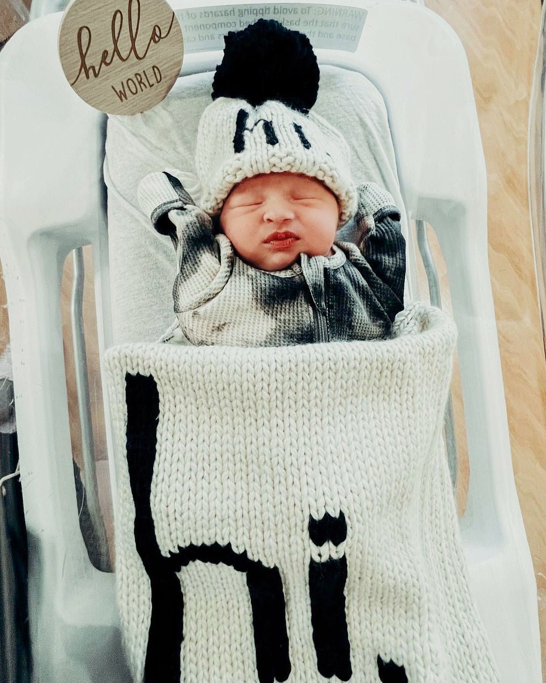 hi. Hand Knit Blanket Black - Blanket