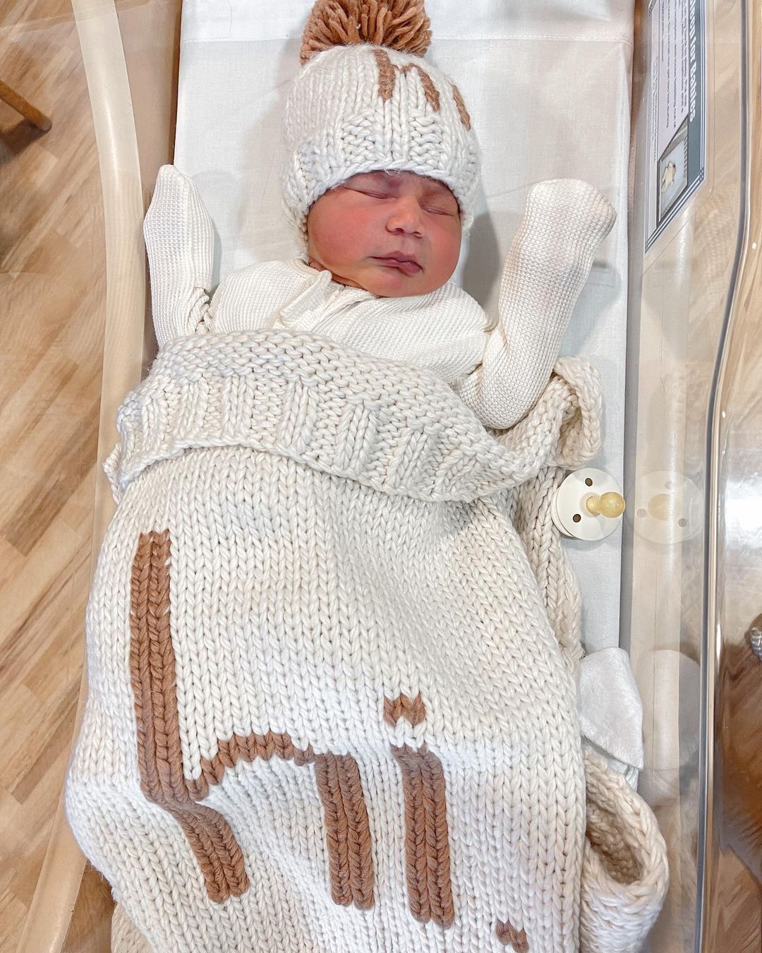 hi. Hand Knit Blanket Pecan - Blanket