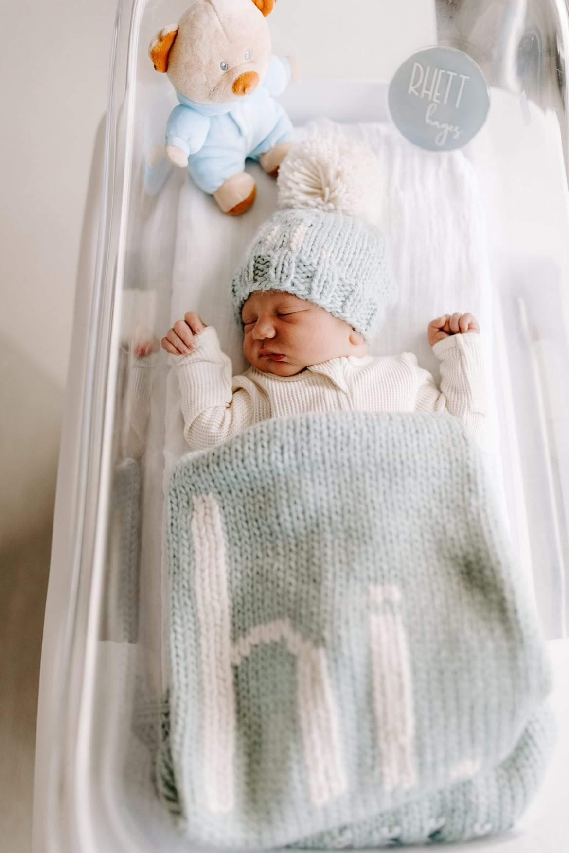 hi. Hand Knit Blanket Surf Blue - Blanket