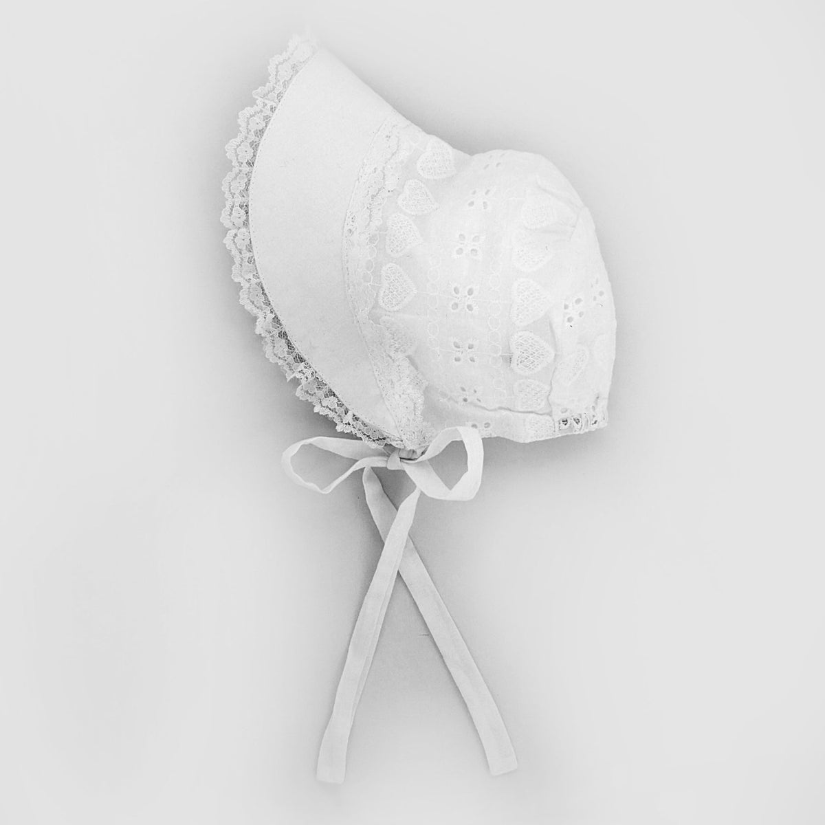 Heart Eyelet Sunbonnet - bonnets
