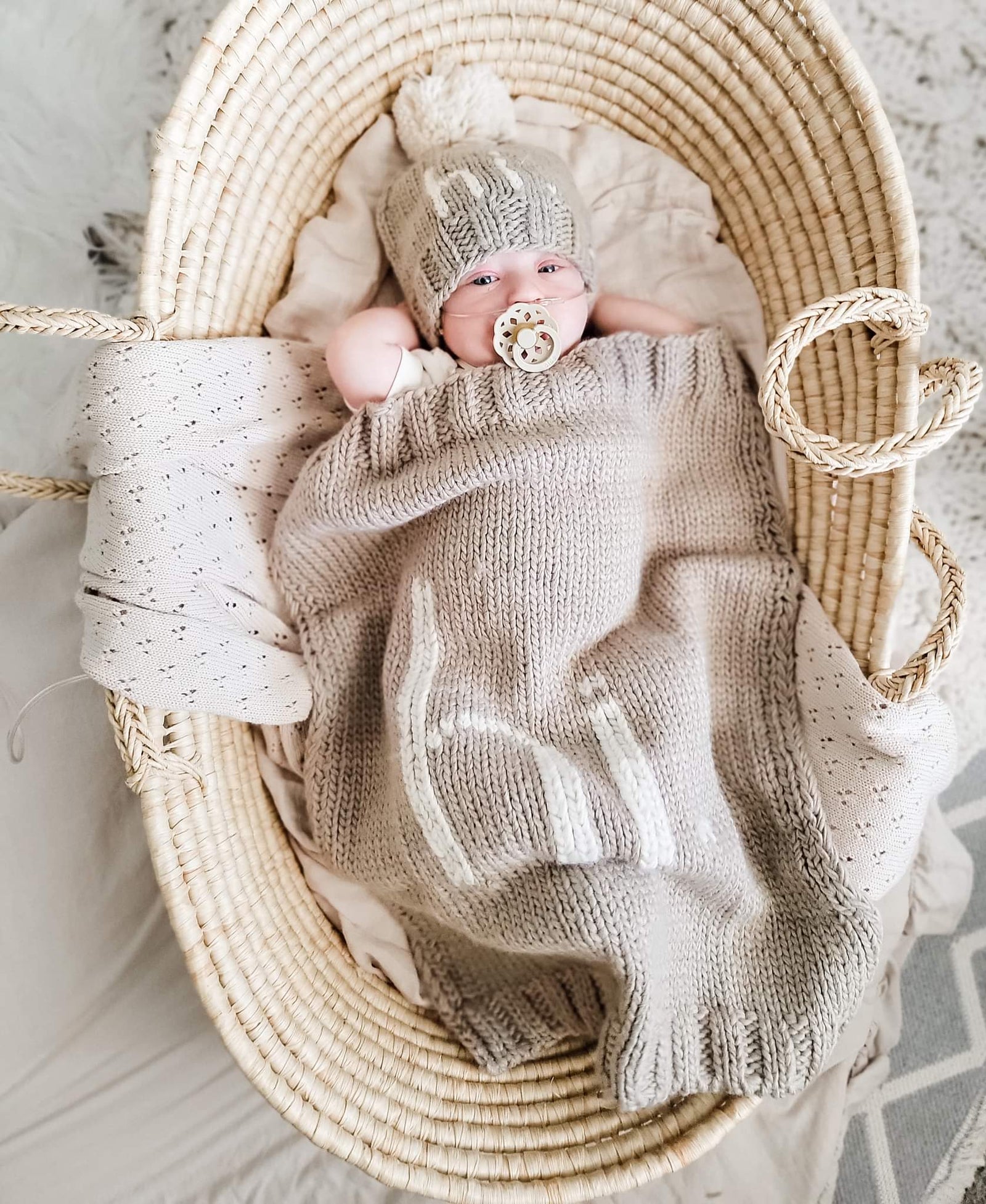 hi. Hand Knit Blanket Pebble - Swaddling & Receiving Blankets